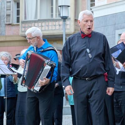 Gesamtchor auf der Piazza